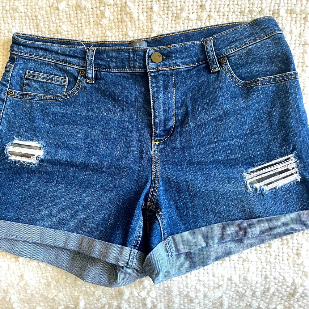 Women’s size 8 soho brand jean shorts distressed.